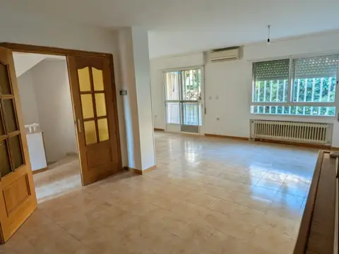 Chalet adosado en Ensanche