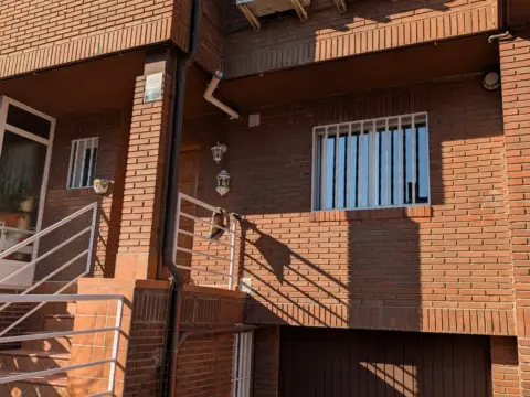 Chalet adosado en Ensanche