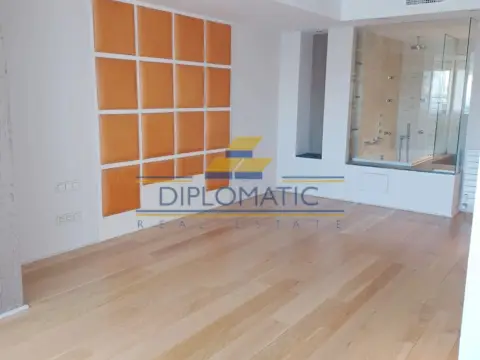 Piso en calle de Bolivia