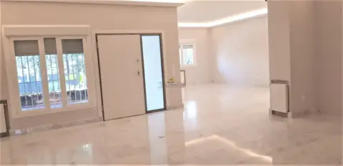 Chalet unifamiliar en Avenida de los Madroños