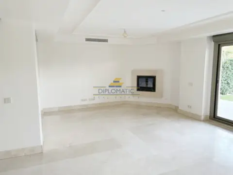 Chalet pareado en calle del Mistral