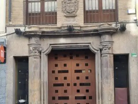 Edificio en calle del Coso Bajo