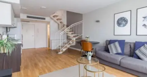 Dúplex en Avenida de la Ciudad de Barcelona