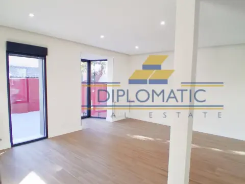 Chalet pareado en calle Novena