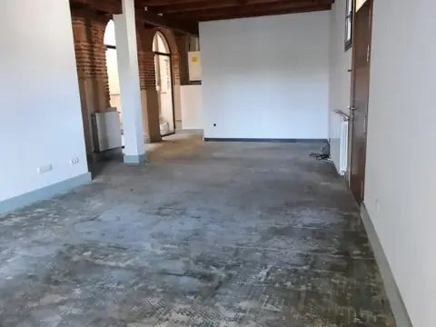 Local comercial en calle de Velarde
