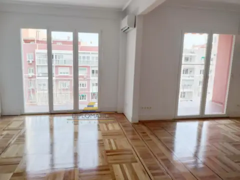 Piso en calle Marceliano Santa María