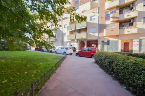 Local comercial en calle Torre de los Hidalgos