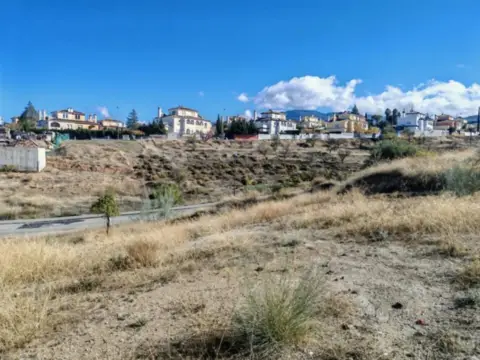 Terreno en calle Río Guadalfeo