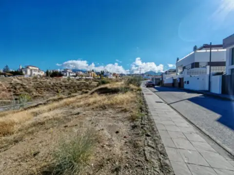 Terreno en calle Río Guadalfeo