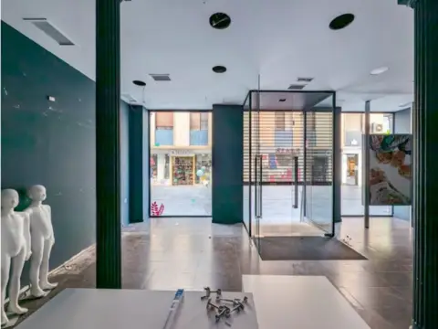 Nave comercial en calle Alhóndiga