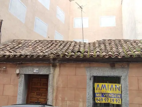 Casa adosada en calle de Alonso Berruguete