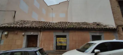 Casa adosada en calle de Alonso Berruguete