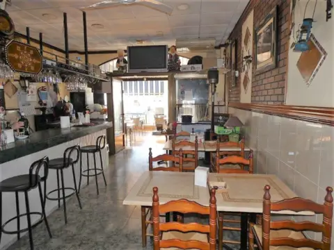 Local comercial en calle Américo Vespucio