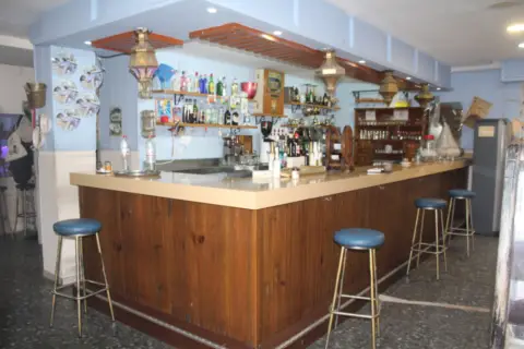 Local comercial en calle de las Cruces