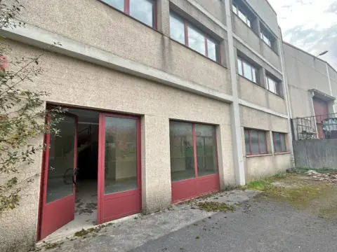 Nave comercial en Barrio Barros