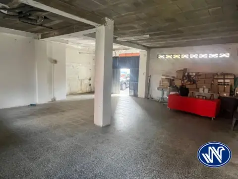 Local comercial en Urbanización Altamira