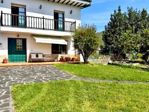 Casa en Barrio Santiuste