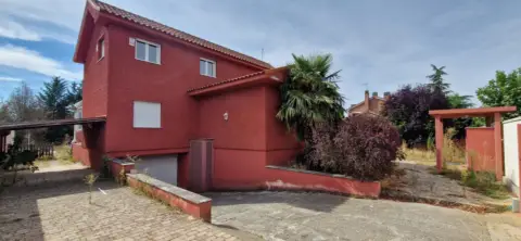 Chalet unifamiliar en calle del Abedul, 22