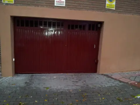 Garatge a calle del Lago Constanza, 16
