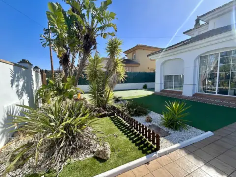 Chalet unifamiliar en calle Villa Antonia, nº 1