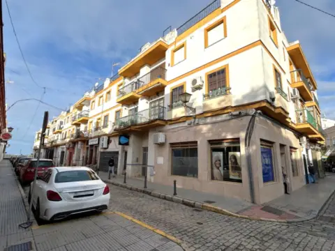 Piso en calle Médico Rey García