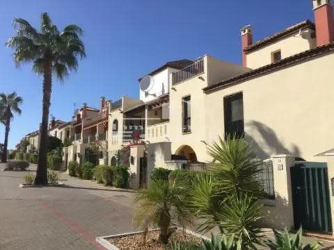 Chalet adosado en calle de Miguel de Unamuno