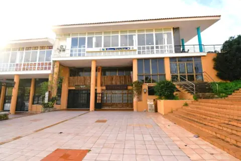 Local comercial en Carrer de Cala Falcó, 30