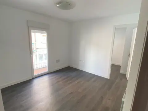 Piso en calle de Pinos Baja