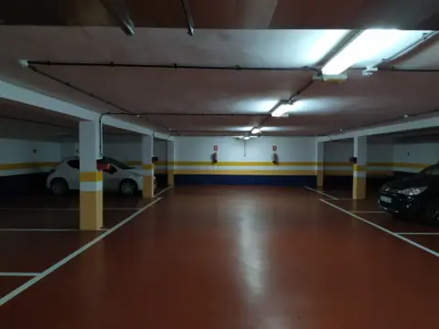 Garaje en calle Ramón y Cajal, 17