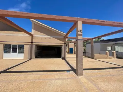 Local comercial en Avenida del Saladar