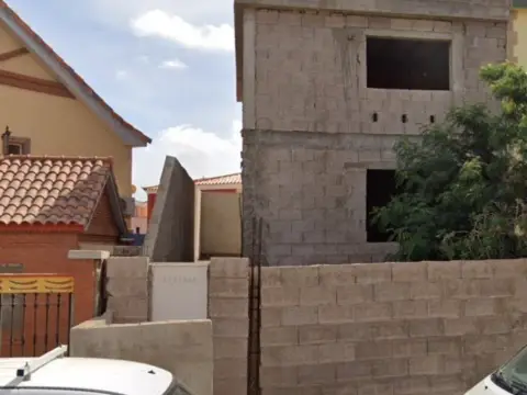 Chalet pareado en calle del Sirinoque