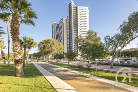 Apartamento en Paseo de los Martiricos