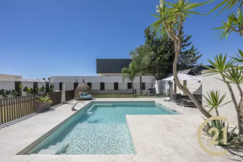 Chalet en El Paraíso-Atalaya-Benamara