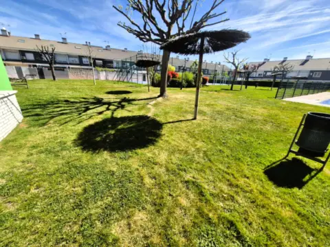 Chalet adosado en San Félix-El Legario