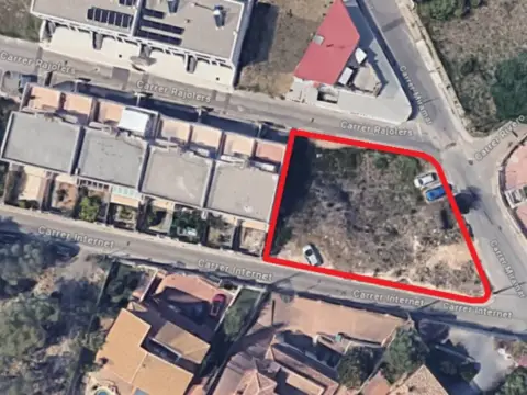 Terreno en Carrer de Internet
