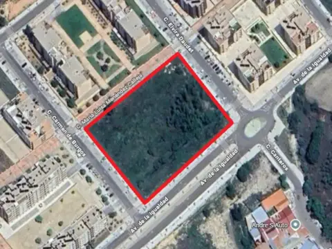Terreno en calle María Luisa Menéndez calleja