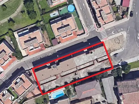 Edificio en calle de Manuel Antón Martín