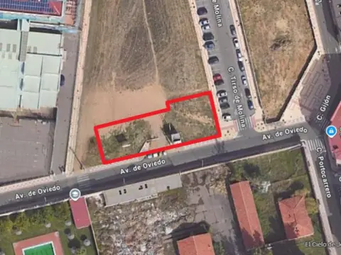Terreno en Avenida de Oviedo