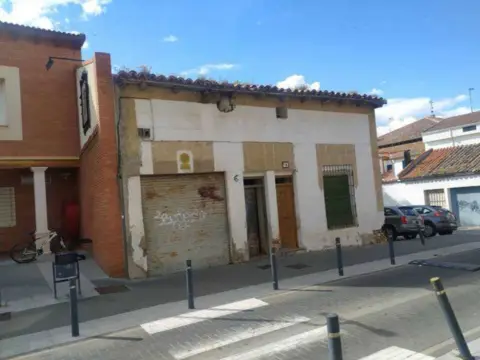Terreno en calle de Juan Rhodes