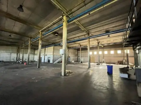 Nave industrial en Carrer de la Font de Tarrés