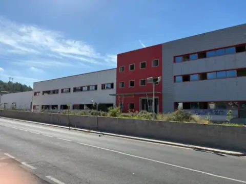 Nave comercial en Avenida de Onda, 56
