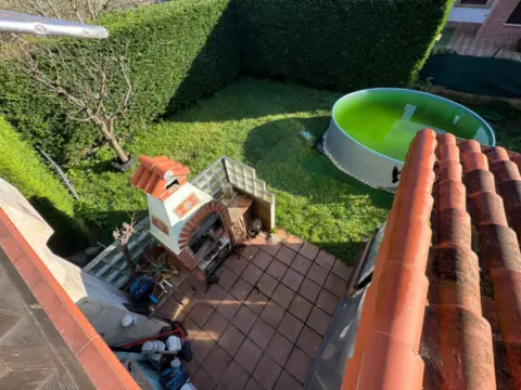 Chalet pareado en calle Hondal