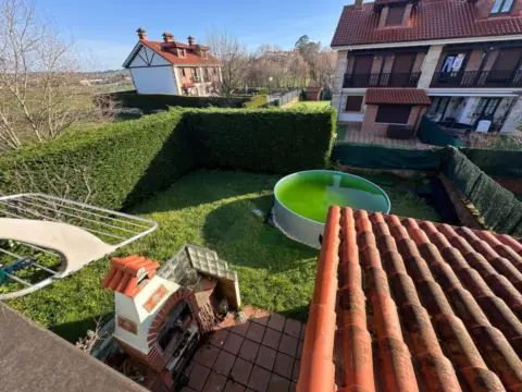 Chalet pareado en calle Hondal