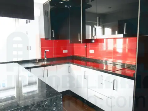 Piso en calle Rosa María Menéndez López