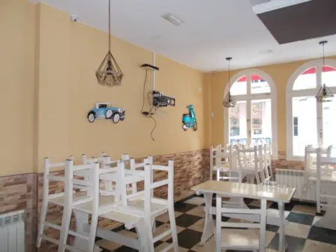 Local comercial en calle Pola de Siero