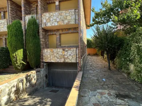 Chalet pareado en Centro