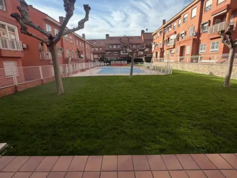 Dúplex en Las Retamas-Prado Santo Domingo-Ensanche Sur