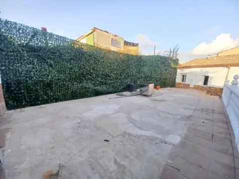 Casa adosada en calle del Tulipán