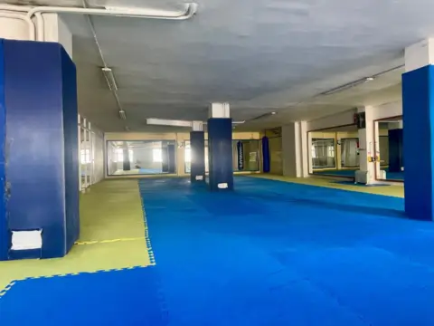 Local comercial en Joc de la Bola-Camps d'Esports