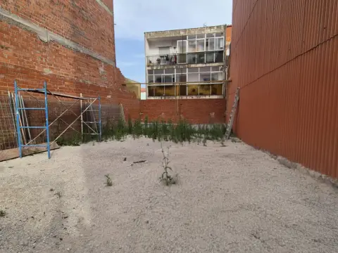 Terreno en Carrer d'Adra